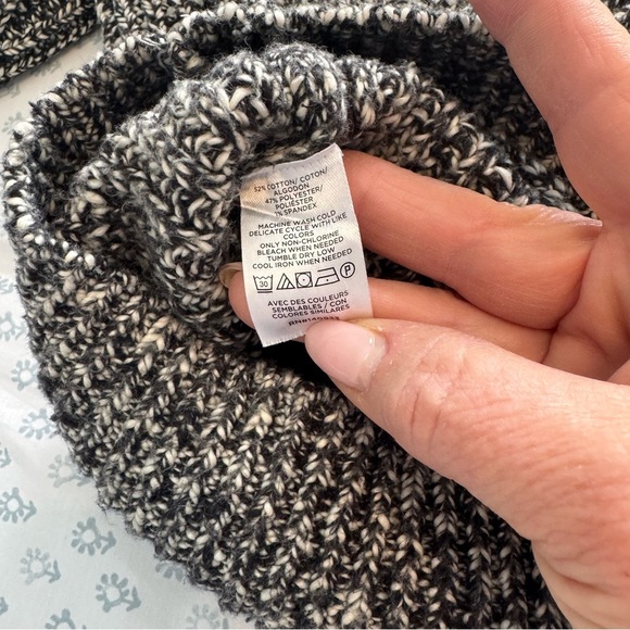 LOFT Women's V Neck Sweater - Picture 5 of 5